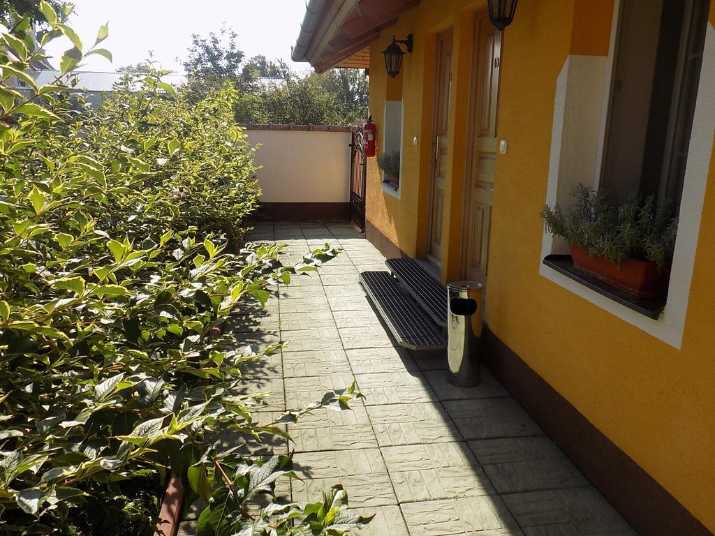 Bed and Breakfast Platan Panzio Nyúl Zimmer foto